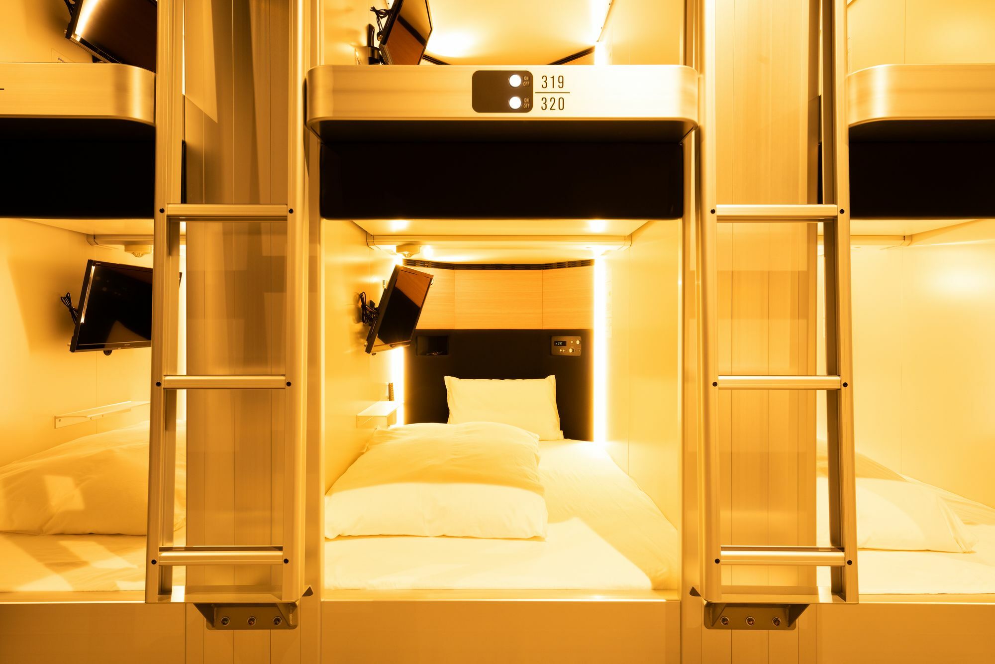 Global Cabin Yokohama Chukagai Экстерьер фото
